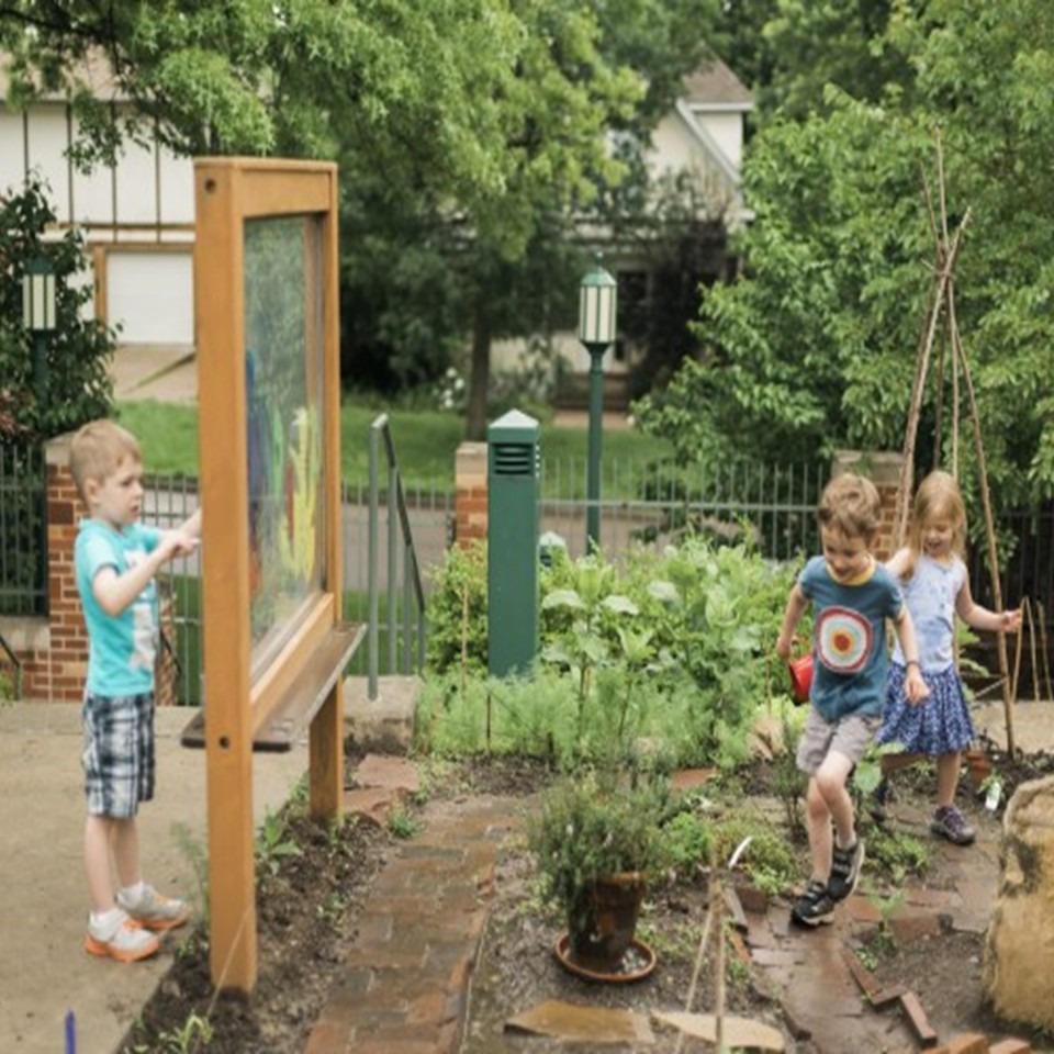 kids in garden 960x960